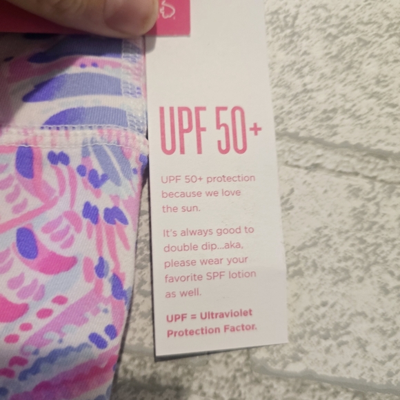 Lilly Pulitzer Weekender Lux Athletic Capris - Picture 4 of 9